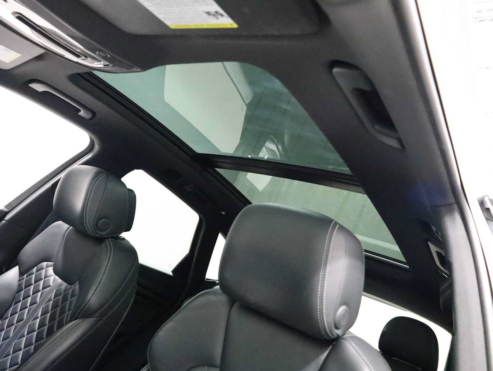 Used 2020 Audi SQ5 Premium Plus w/ Premium Plus Package AWD/4WD image 19