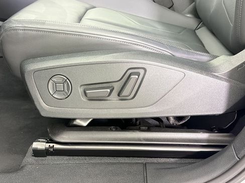 Certified 2025 Audi Q3 2.0T Premium w/ Convenience Package image 14