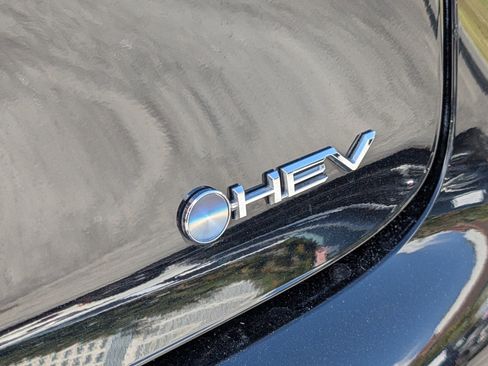 Used 2024 Toyota Prius LE image 15