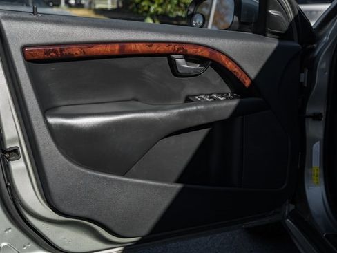 Used 2008 Volvo V70 image 29