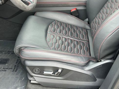 Certified 2024 Audi RS Q8 image 23