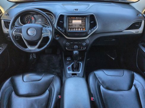 Used 2016 Jeep Cherokee Limited image 16