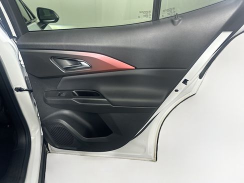 Used 2024 Chevrolet Equinox EV RS FWD image 30