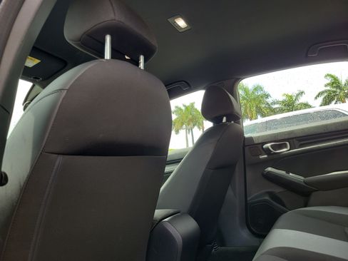 Certified 2025 Honda Civic Sport image 11