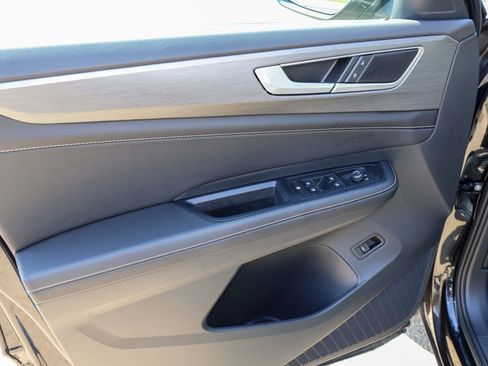 Certified 2025 Volkswagen Atlas Cross Sport SE image 14