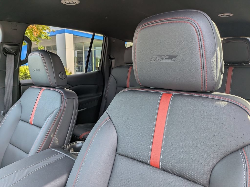 New 2026 Chevrolet Traverse RS w/ LPO, Floor Liner Package FWD image 14