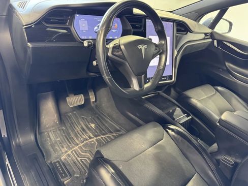 Used 2018 Tesla Model X 75D image 9