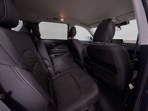 Used 2022 Nissan Pathfinder SV image 28