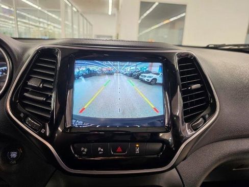 Used 2019 Jeep Cherokee Limited w/ Technology Group AWD/4WD image 20