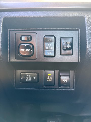 Used 2017 Toyota Tundra SR5 w/ SR5 Upgrade Package RWD image 14