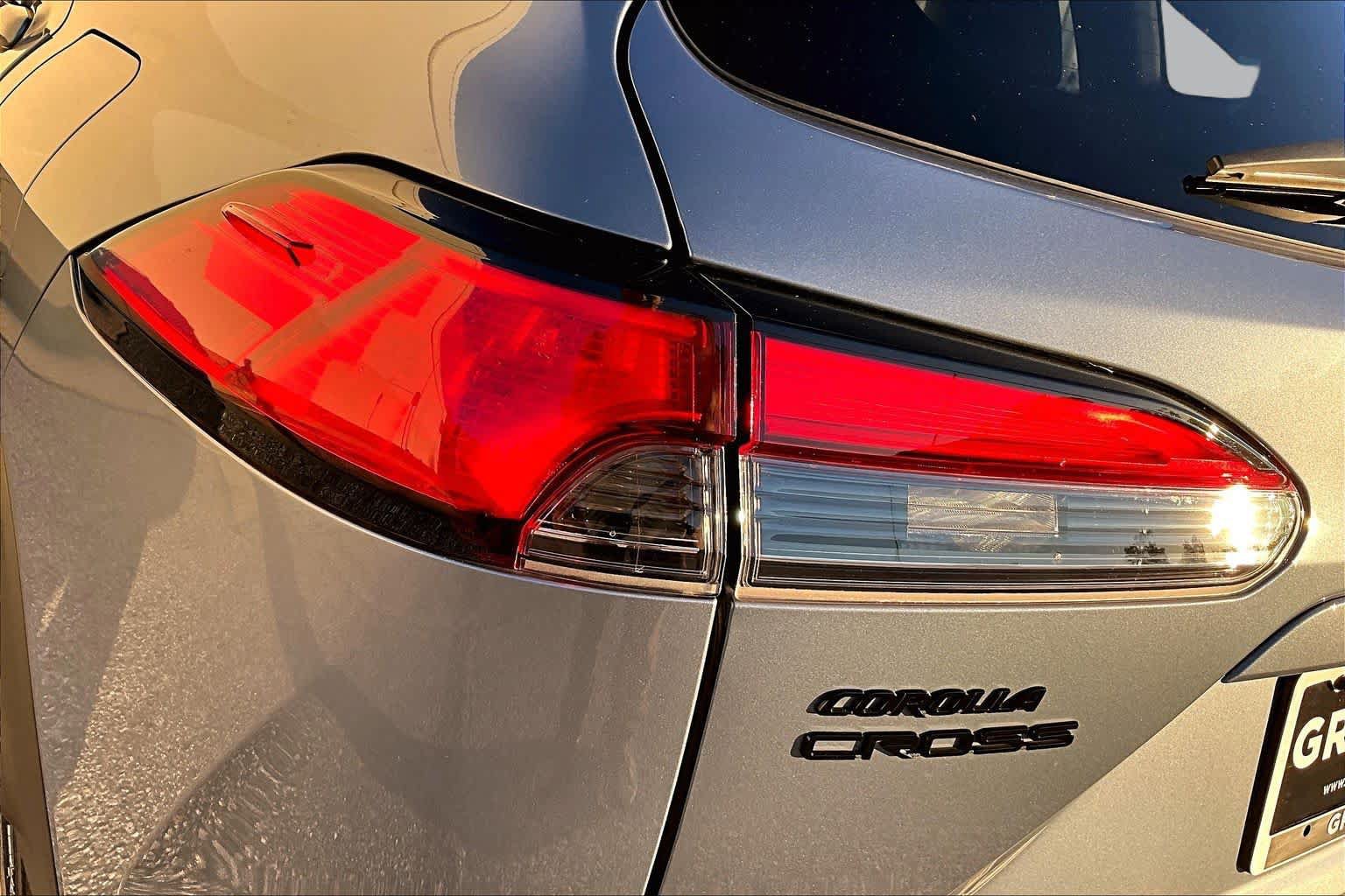 Used 2024 Toyota Corolla Cross AWD Hybrid w/ Convenience Package image 29