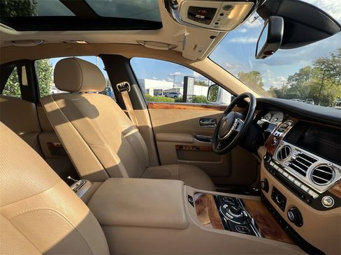 Used 2011 Rolls-Royce Ghost image 15