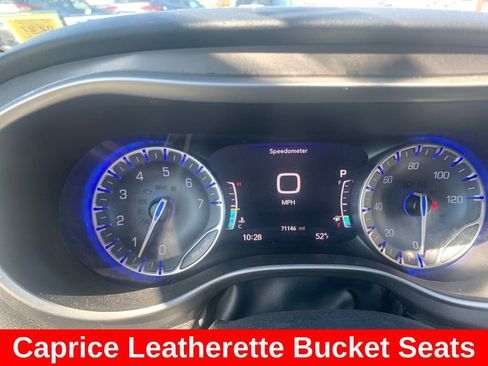 Used 2023 Chrysler Pacifica Touring-L FWD image 26