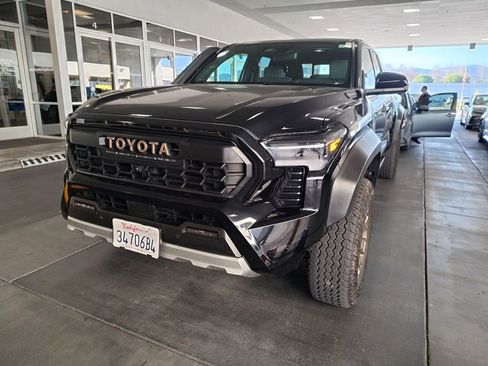 Certified 2024 Toyota Tacoma Trailhunter image 1