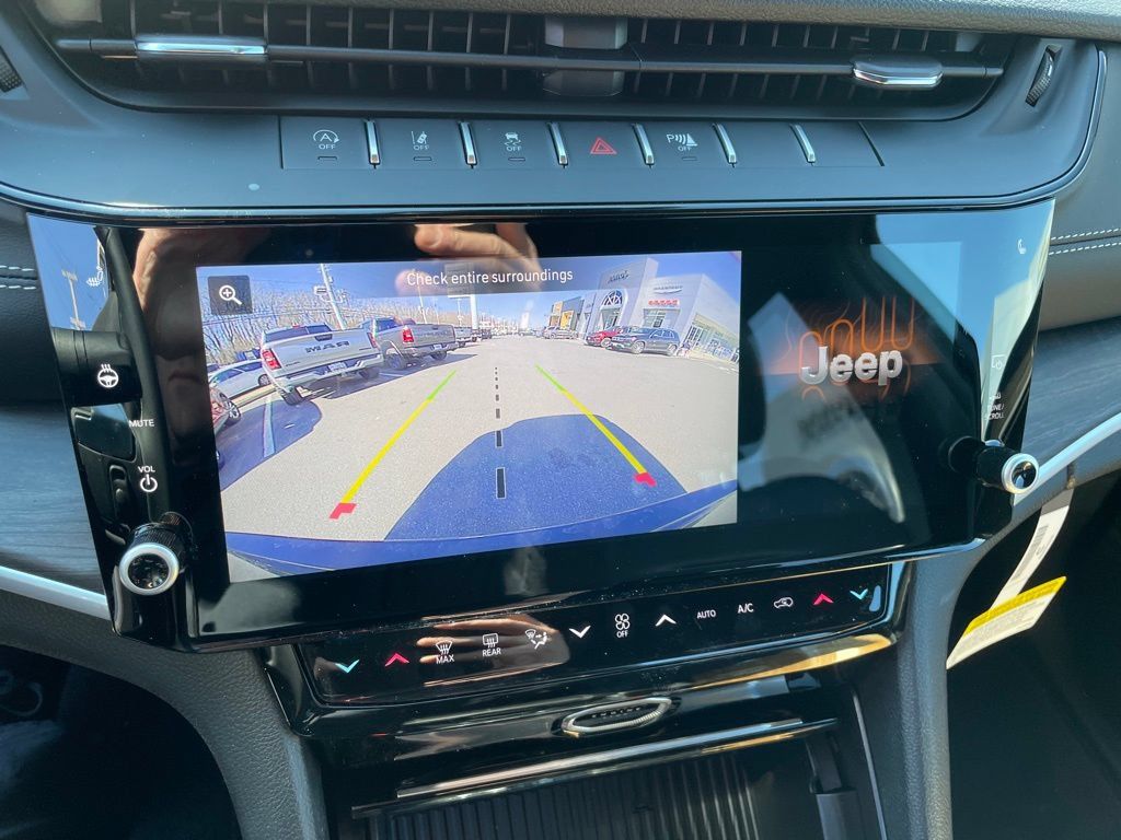 New 2026 Jeep Grand Cherokee Altitude AWD/4WD image 14
