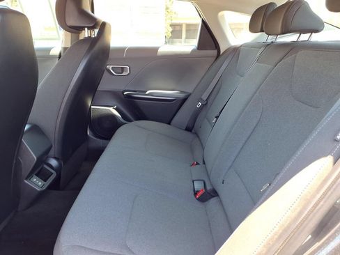 Certified 2025 Kia K4 FWD image 12