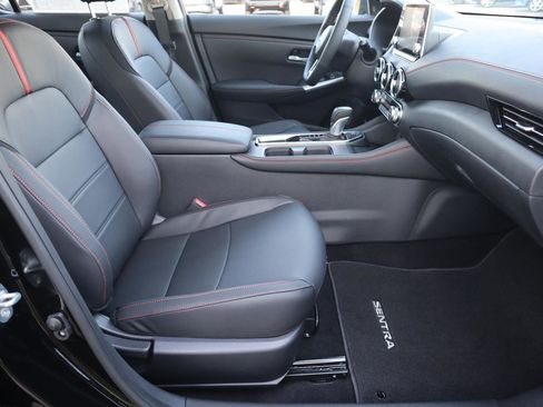 Used 2025 Nissan Sentra SR w/ SR Premium Package image 47