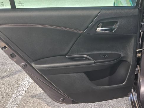 Used 2017 Honda Accord Sport Special Edition image 16