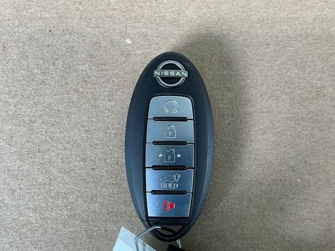 Used 2024 Nissan Armada Platinum w/ Captain's Chairs Package image 41