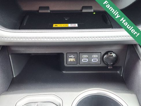 Used 2024 Toyota Highlander XLE image 20