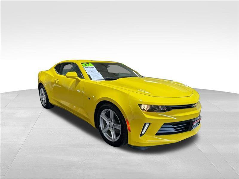 Used 2016 Chevrolet Camaro LT RWD image 3