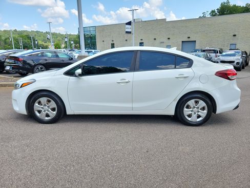 Used 2017 Kia Forte LX FWD image 2