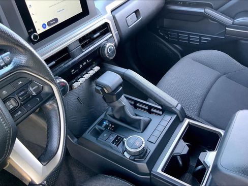 Used 2025 Toyota 4Runner SR5 AWD/4WD image 16