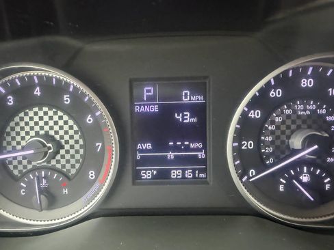 Used 2019 Hyundai Elantra SE FWD image 11