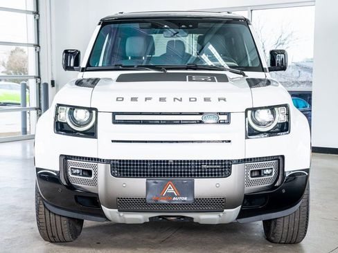 Used 2022 Land Rover Defender 90 X-Dynamic S image 3