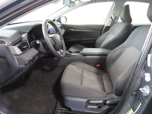 Used 2025 Toyota Camry LE FWD image 17