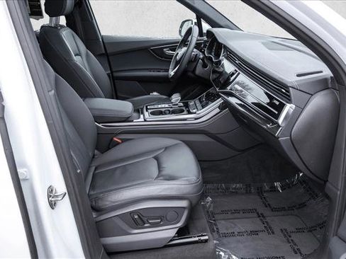 Used 2025 Audi Q7 3.0T Premium Plus image 26