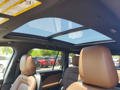 Certified 2023 Lincoln Aviator Reserve w/ Equipment Group 201A AWD/4WD image 11