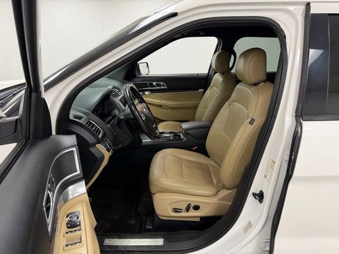Used 2016 Ford Explorer Limited image 22