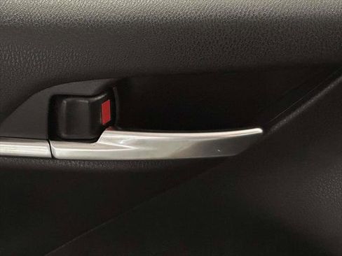 Used 2023 Toyota Camry SE w/ Cold Weather Package FWD image 12