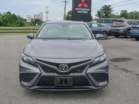 Used 2023 Toyota Camry SE AWD/4WD image 4