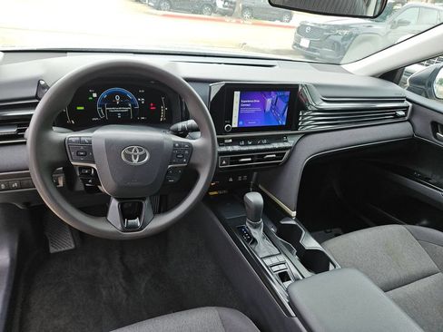 Used 2025 Toyota Camry LE FWD image 16