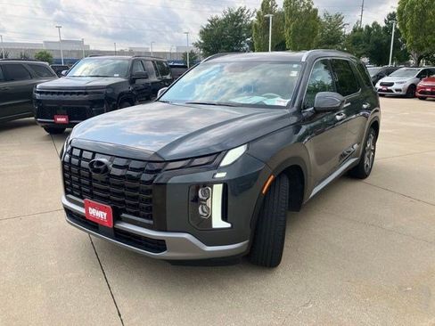 Used 2023 Hyundai Palisade Limited w/ Cargo Package AWD/4WD image 3