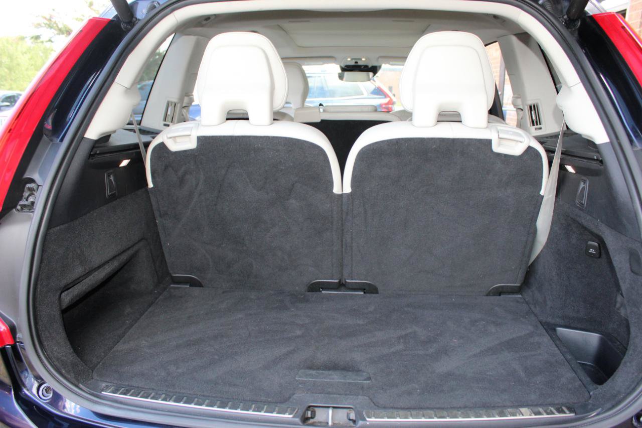 Used 2019 Volvo XC90 T5 Momentum w/ Protection Package AWD/4WD image 16