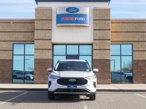 New 2026 Ford Escape SE image 3
