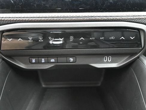 New 2026 Jeep Cherokee Limited AWD/4WD image 18