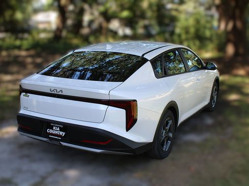 New 2026 Kia K4 FWD image 7