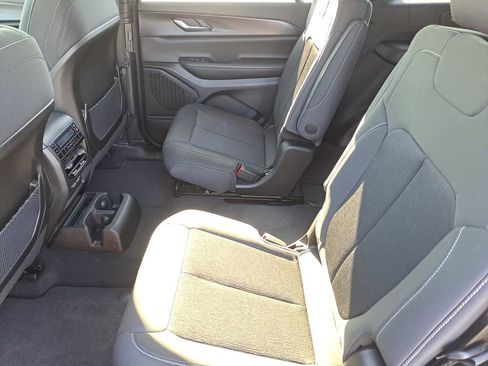 New 2026 Jeep Grand Cherokee L Laredo image 10