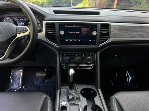 Used 2021 Volkswagen Atlas Cross Sport SE image 16