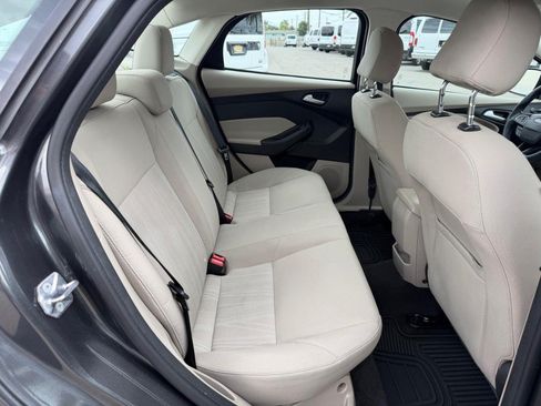 Used 2017 Ford Focus SE FWD image 29