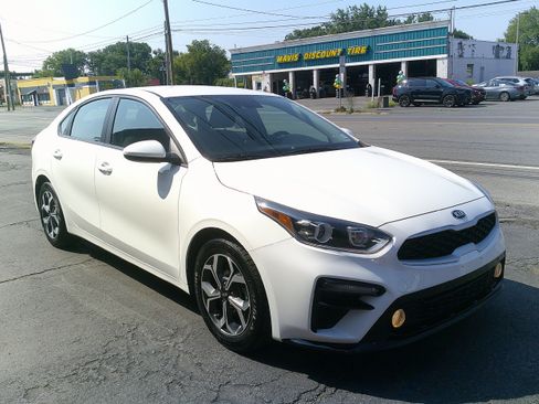 Used 2019 Kia Forte LXS FWD image 11