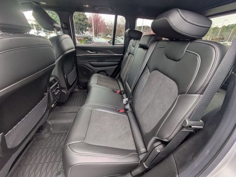 New 2026 Jeep Grand Cherokee Altitude AWD/4WD image 23