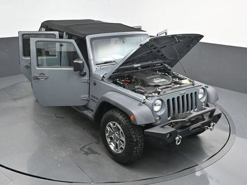 Used 2015 Jeep Wrangler Unlimited Sport w/ Quick Order Package 24S AWD/4WD image 47