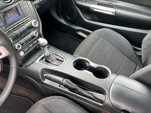 Used 2015 Ford Mustang V6 image 18