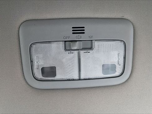 Used 2015 Toyota Corolla S image 31