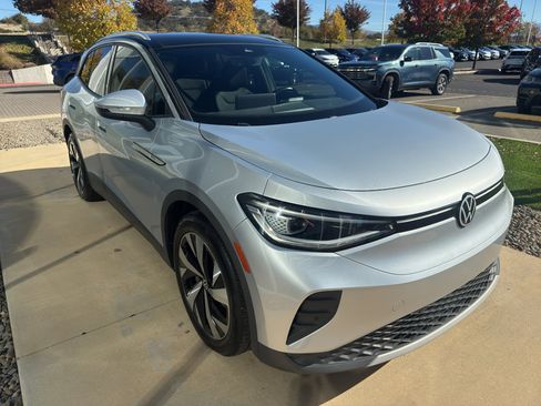 Used 2021 Volkswagen ID.4 Pro S w/ Gradient Package image 3